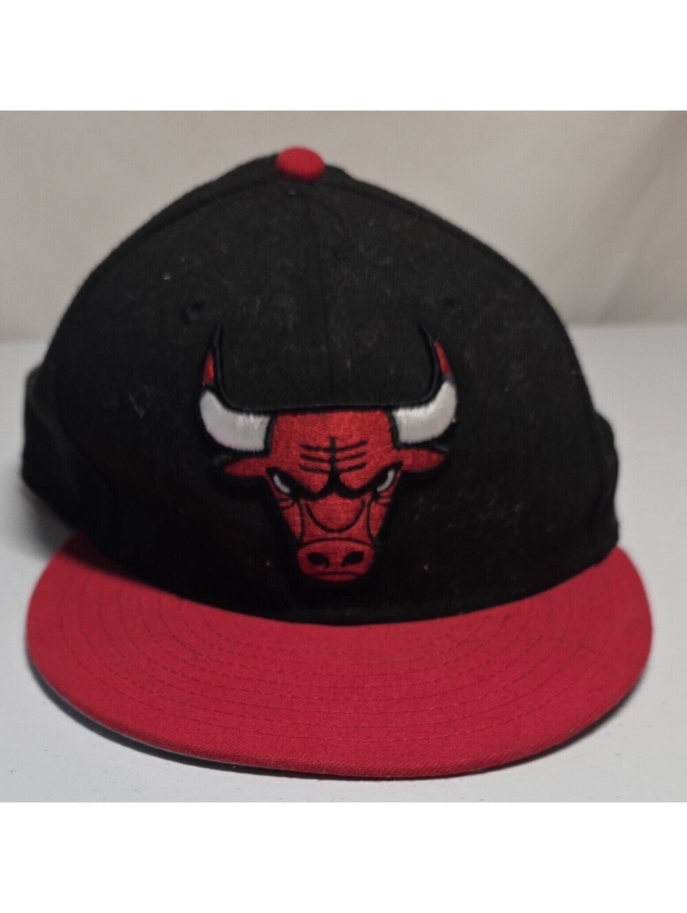 Chicago Bulls Hat Snapback Adjustable Cap Red & Black  Logo, NBA